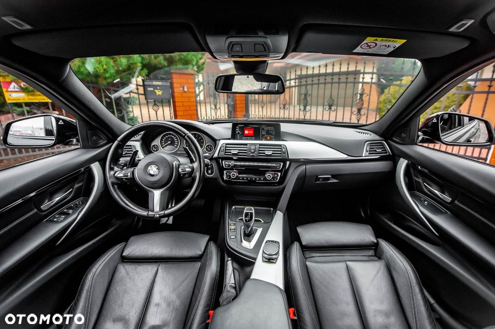 BMW Seria 3 330i xDrive Edition M Sport Shadow - 19