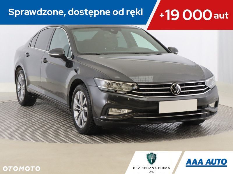 Volkswagen Passat - 2