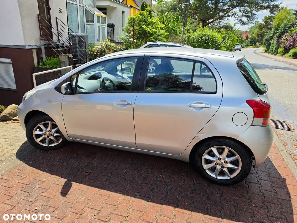 Toyota Yaris - 4
