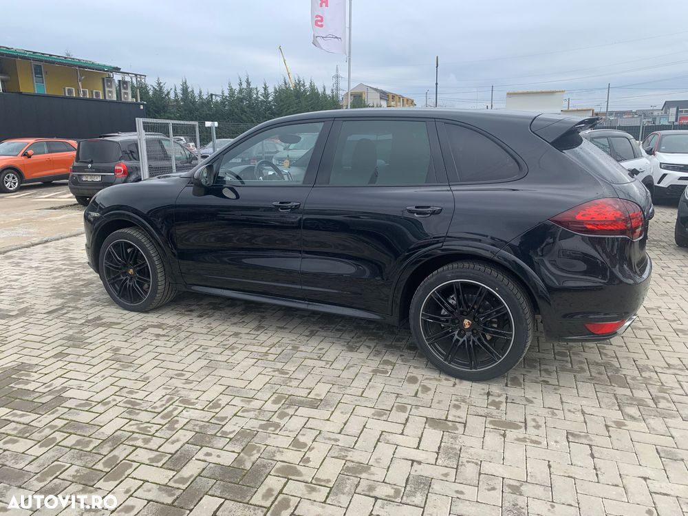 Porsche Cayenne - 27