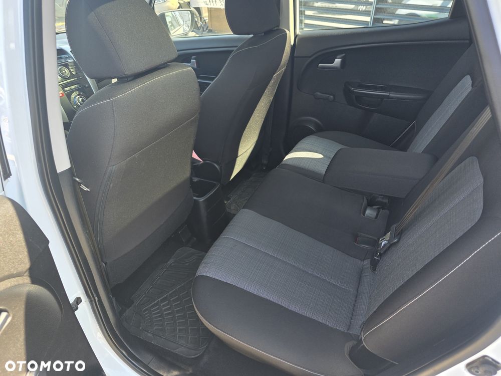 Kia Venga 1.6 Business Line - 29