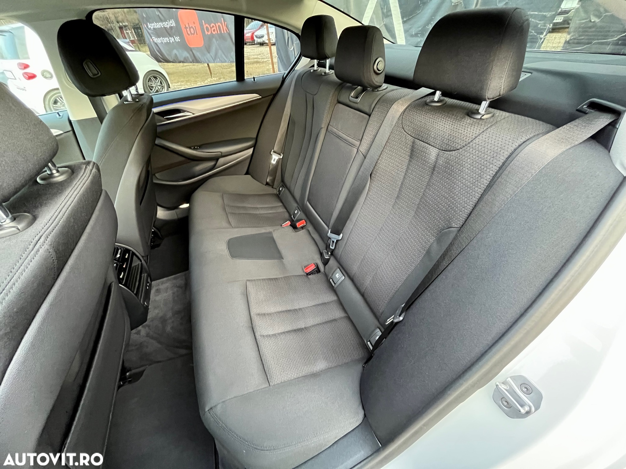 BMW Seria 5 530i xDrive AT - 30
