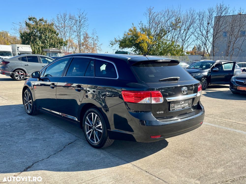 Toyota Avensis Combi 2.0 D-4D Comfort - 2