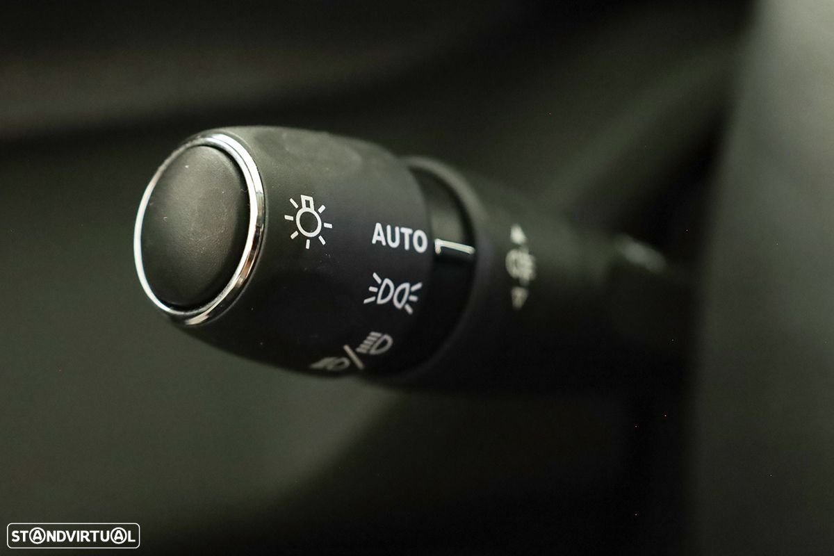 Peugeot 408 1.6 Hybrid Allure e-EAT8 - 17