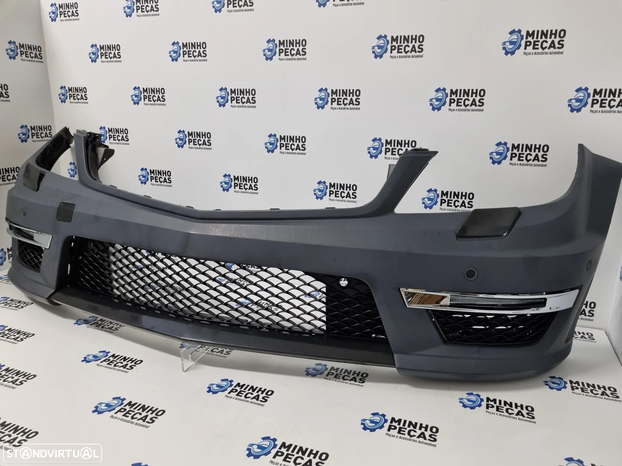Parachoques Frontal Mercedes C63 W204 AMG - 4