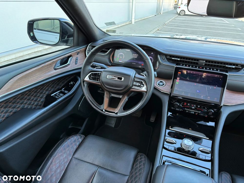 Jeep Grand Cherokee - 18