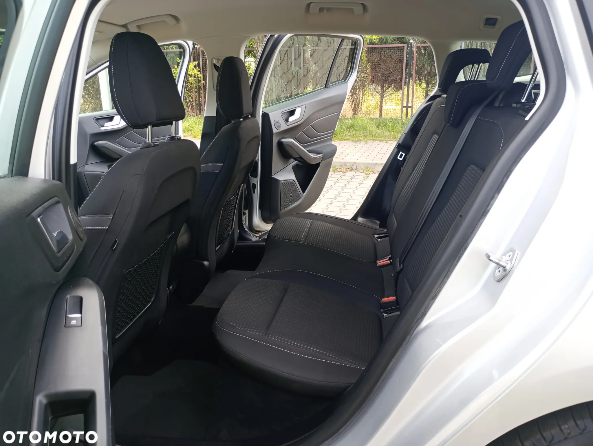 Ford Focus 1.5 EcoBlue Start-Stopp-System COOL&CONNECT DESIGN - 16
