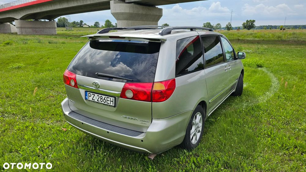 Toyota Sienna 3.3 XLE AWD - 5