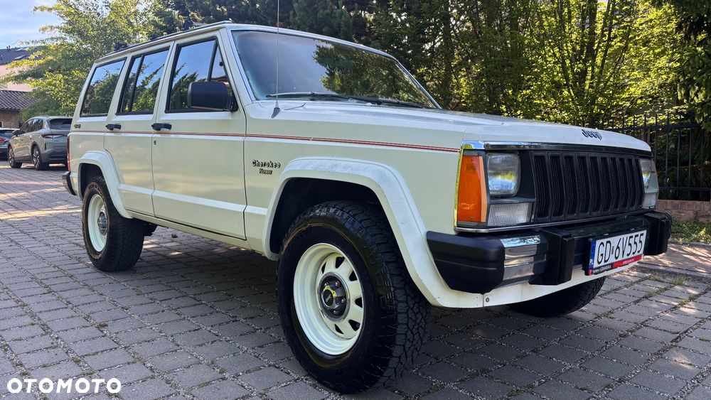 Jeep Cherokee - 1