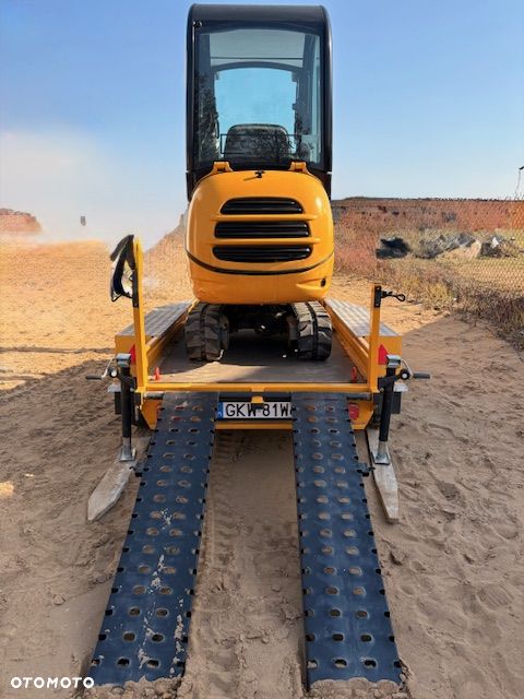 JCB 8018 - 3