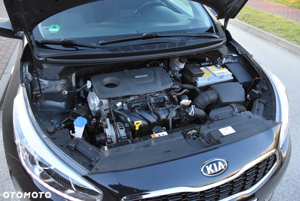Kia Ceed 1.6 GDI ISG Dream-Team Edition - 38