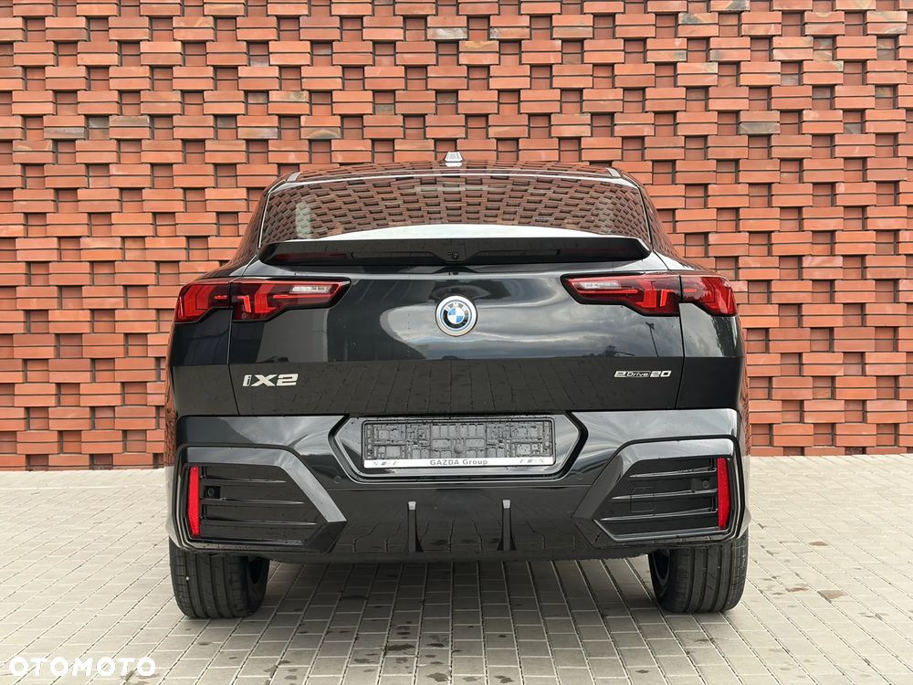 BMW iX2 eDrive20 66.5kWh M Sport - 7
