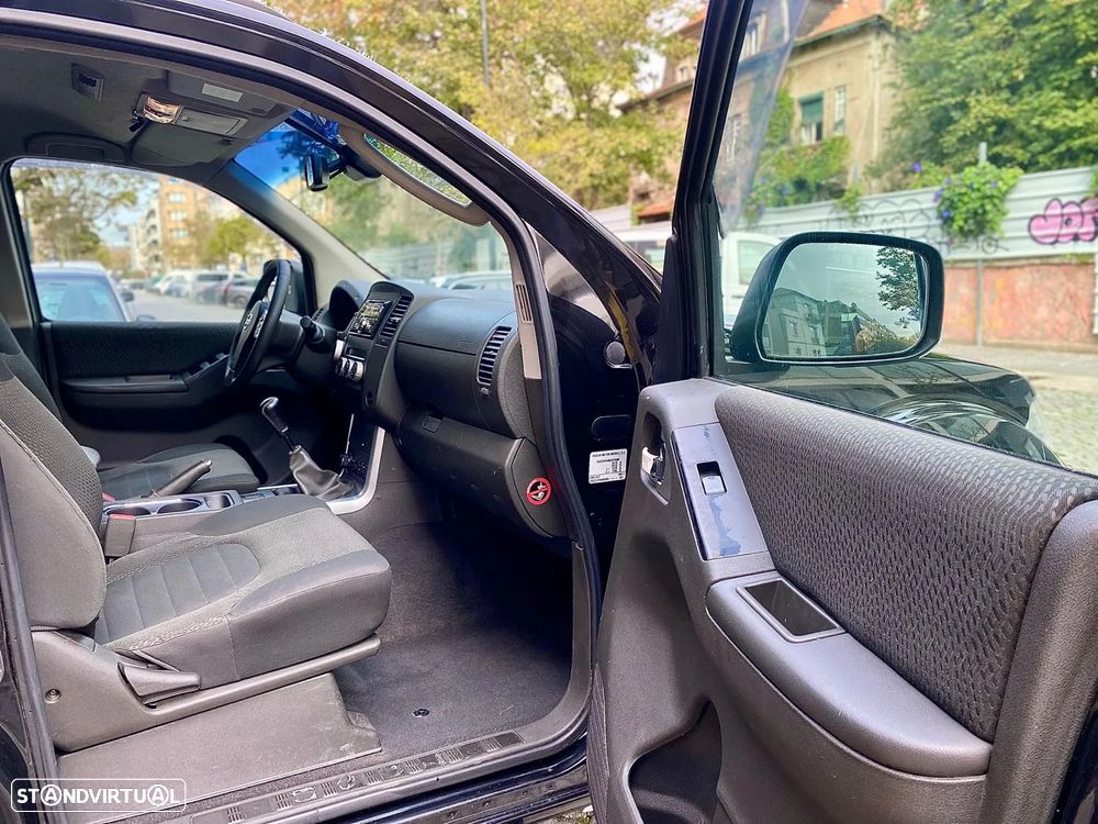 Nissan Navara 2.5 dCi CD XE 4WD - 23