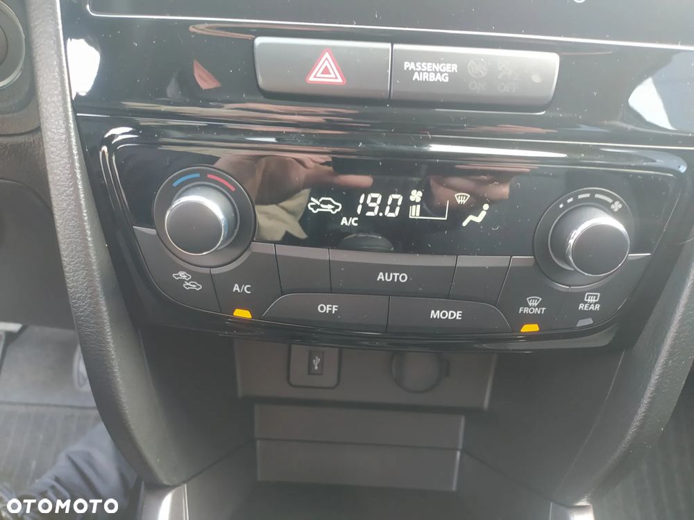 Suzuki Vitara 1.4 Boosterjet mHEV Premium Plus 2WD - 33