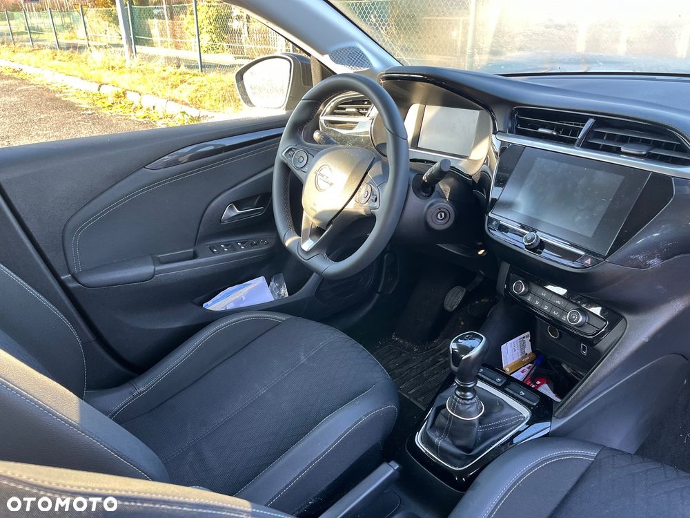 Opel Corsa 1.2 Direct Injection Turbo - 11