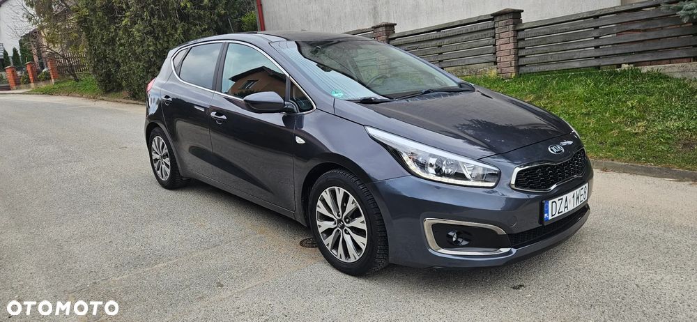 Kia Ceed 1.6 CRDi 136 ISG UEFA EURO 2016 - 6