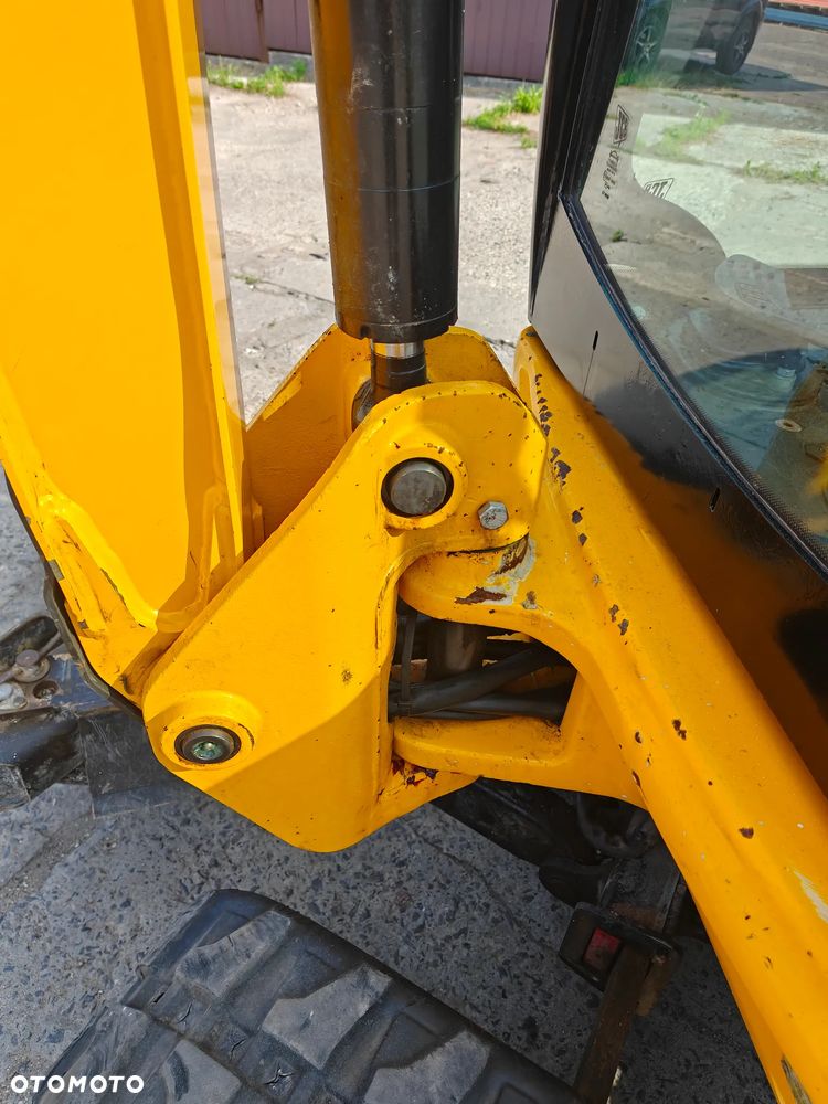 JCB 8018 gravemaster - 24