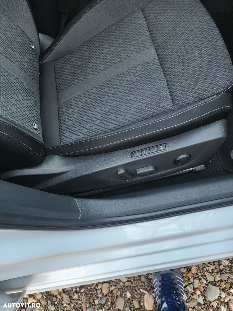 Skoda Octavia 2.0 TDI STYLE DSG - 16