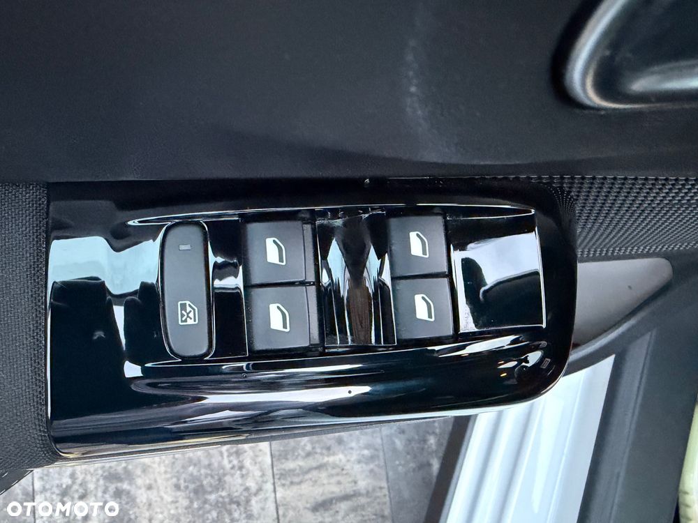 Citroën C3 1.2 PureTech Shine - 35