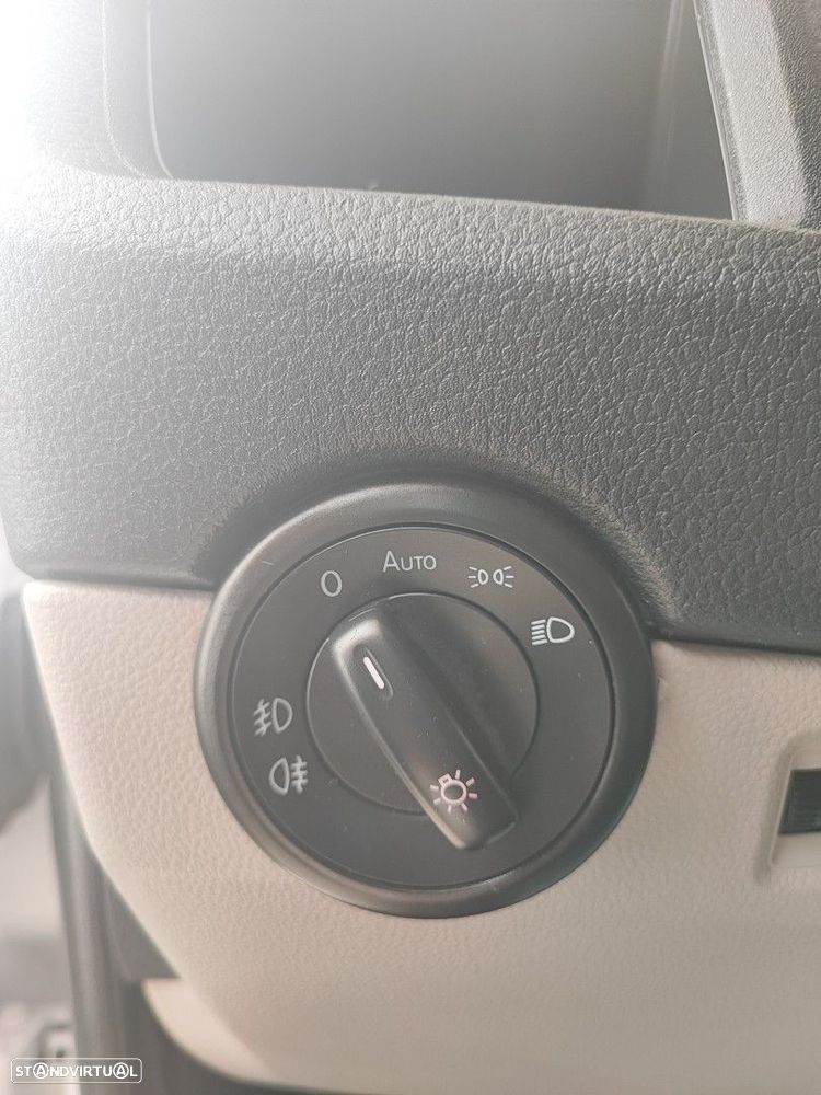 VW Transporter 2.0 TDI Longa - 19