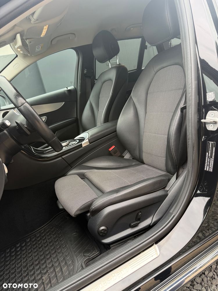 Mercedes-Benz Klasa C 220 d 4Matic 9G-TRONIC Avantgarde - 21