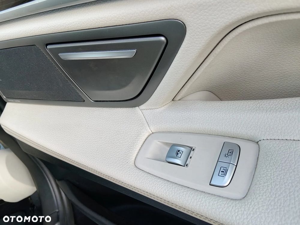 BMW Seria 7 740Li - 30
