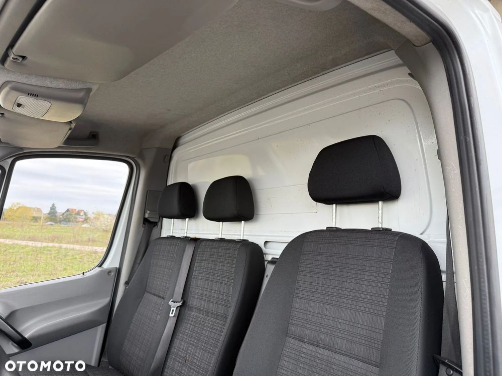 Mercedes-Benz Sprinter - 14