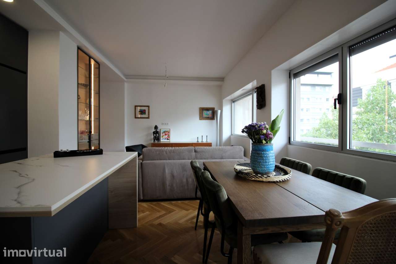 Apartamento c/ duas suites, mobilado - Grande imagem: 2/22