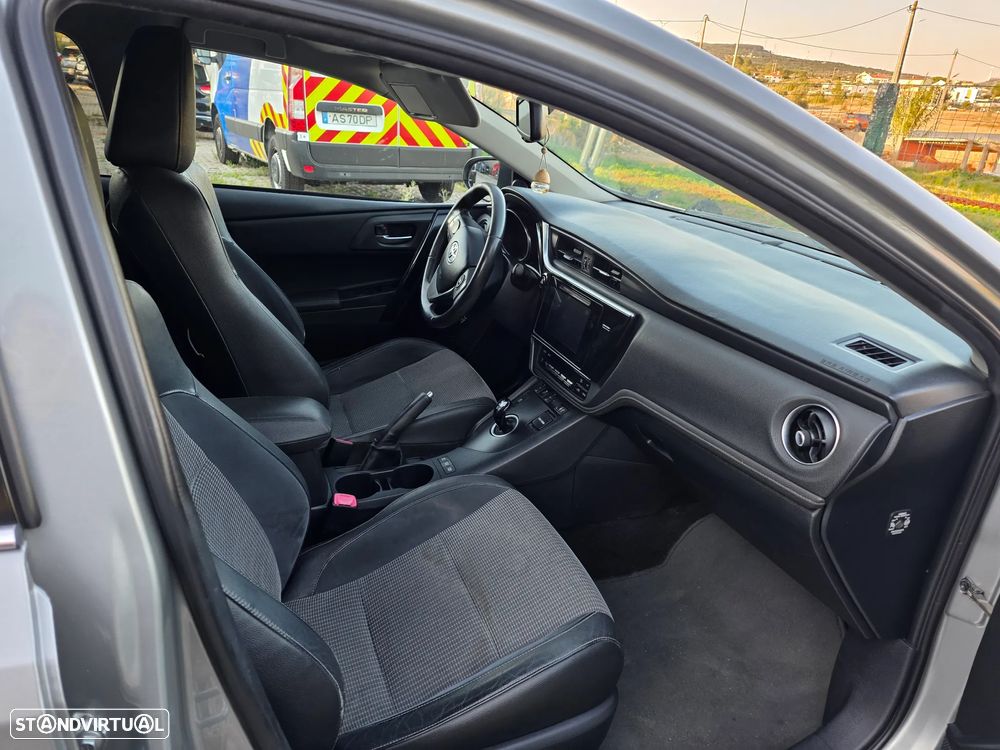 Toyota Auris Touring Sports 1.8 HSD Comfort +P.Sport+Navi - 7
