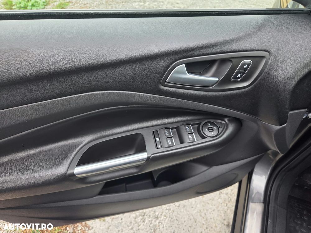 Ford Kuga 2.0 TDCi 4WD Powershift Titanium - 14