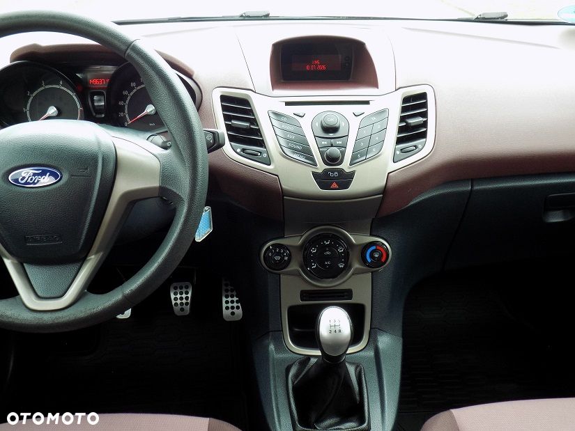 Ford Fiesta 1.4 Champions Edition - 23
