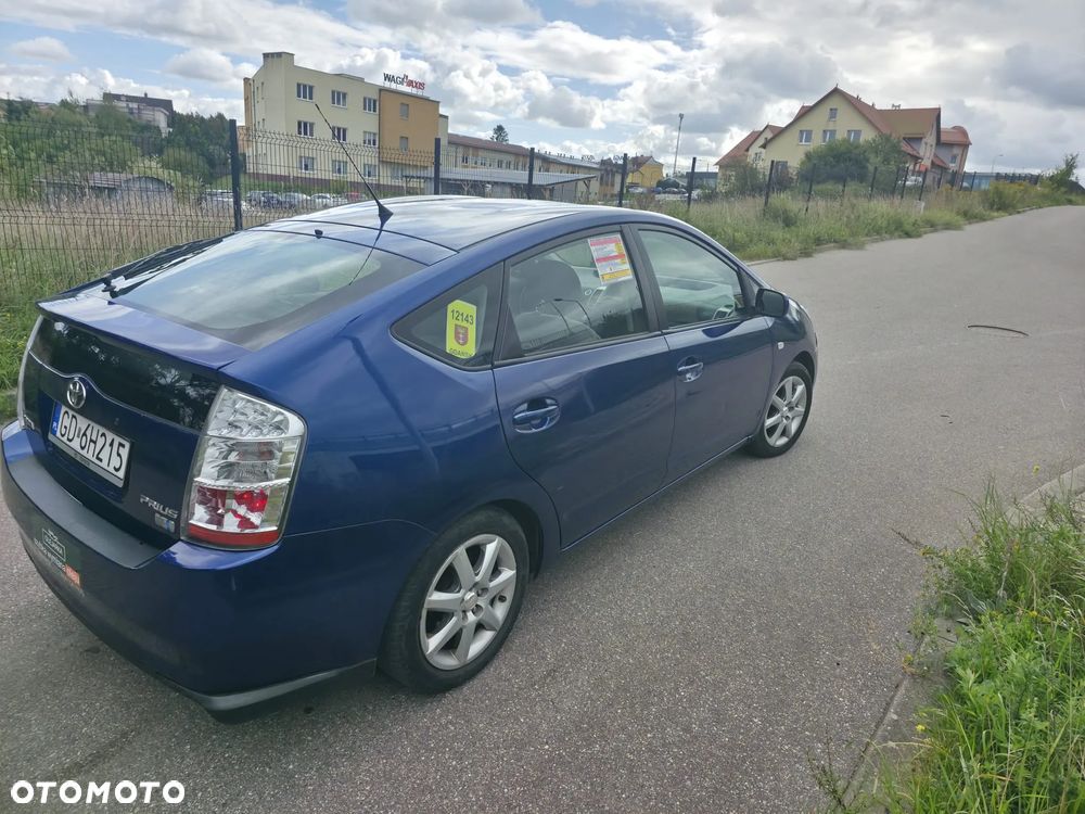 Toyota Prius 1.5 VVT-i Prestige - 4