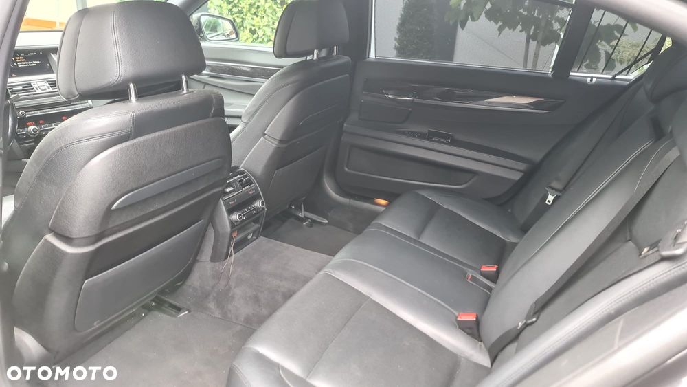BMW Seria 7 740Li - 7