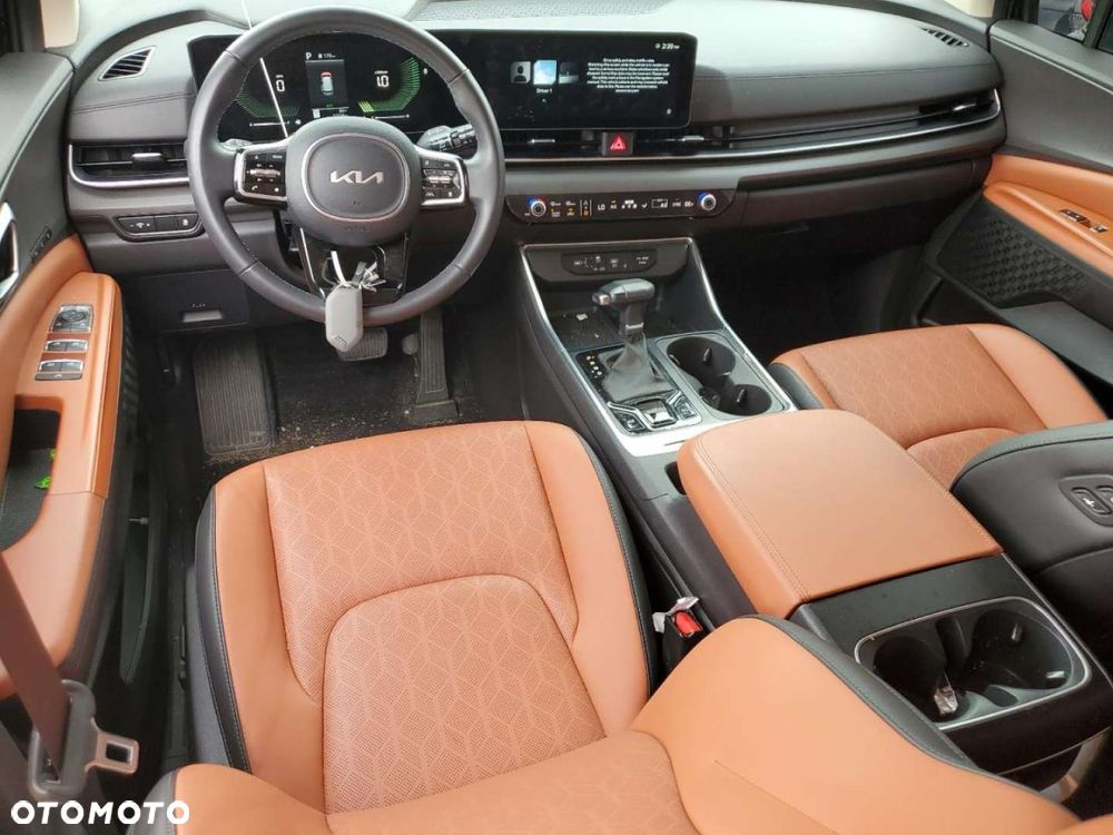 Kia Carnival - 3