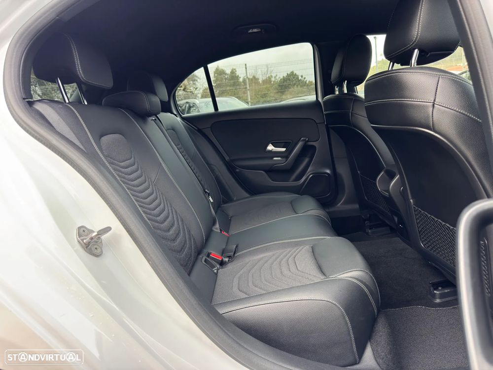 Mercedes-Benz A 250 - 35