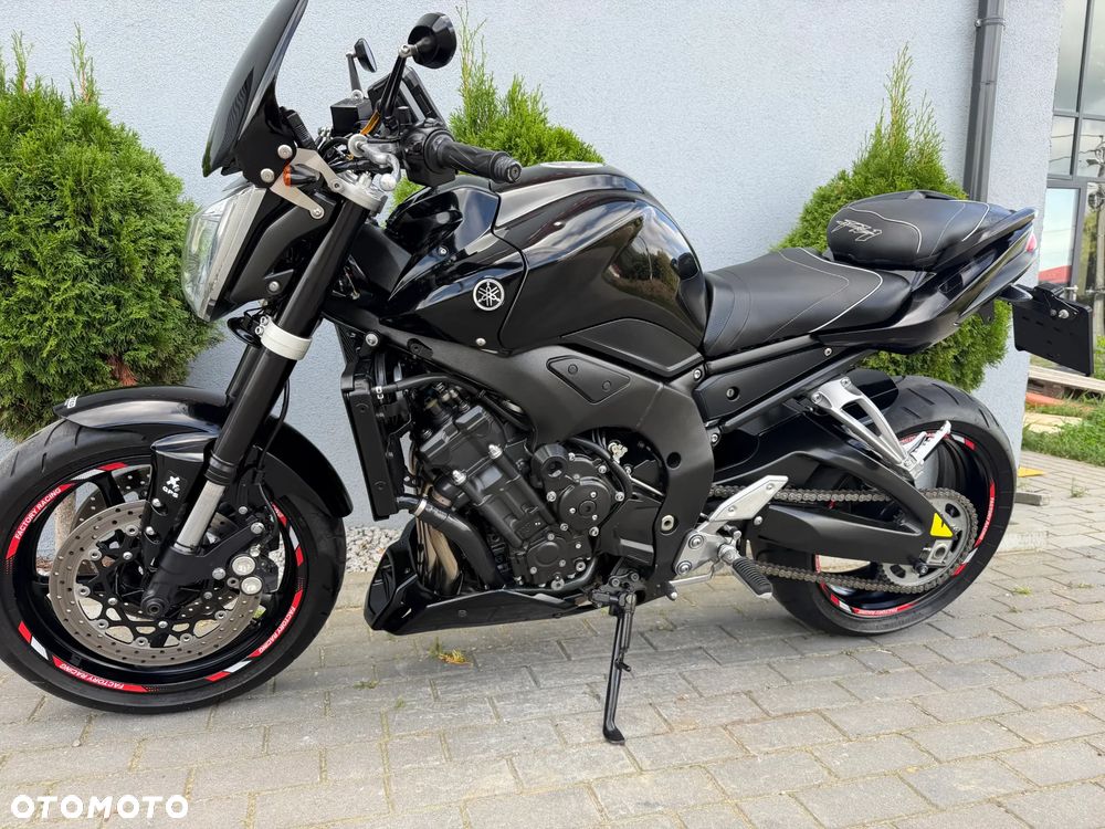 Yamaha FZ - 11