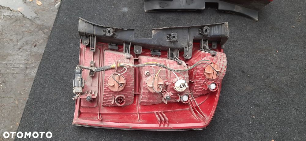 KIA CARENS III kolor J6 Lampa reflektor  przód tył Drzwi przód tył maska BŁOTNIK klapa tył zderzak przód zderzak tył - 33