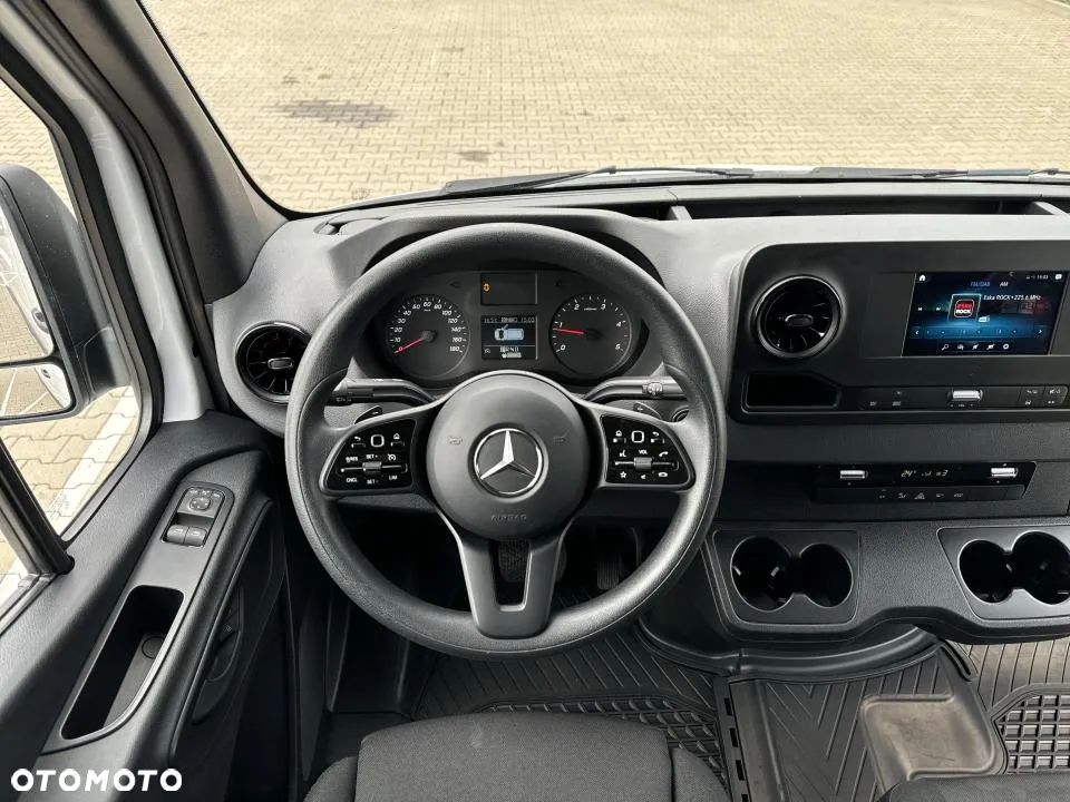 Mercedes-Benz Sprinter - 23
