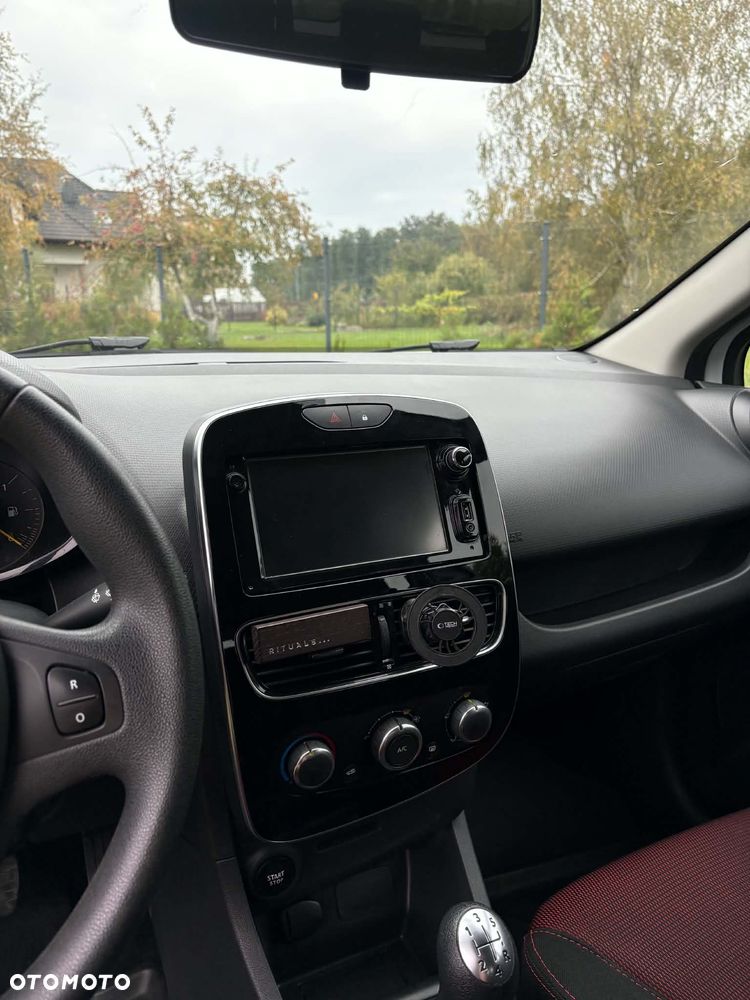 Renault Clio - 11