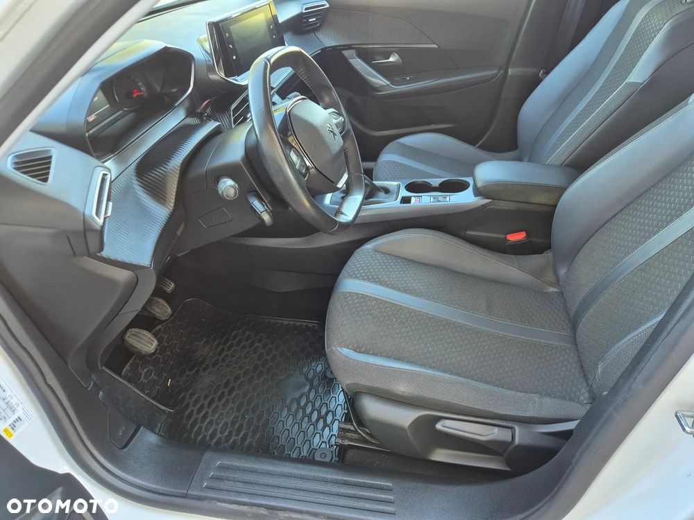 Peugeot 2008 1.2 PureTech Active Pack S&S - 11