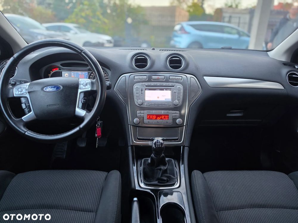 Ford Mondeo - 26