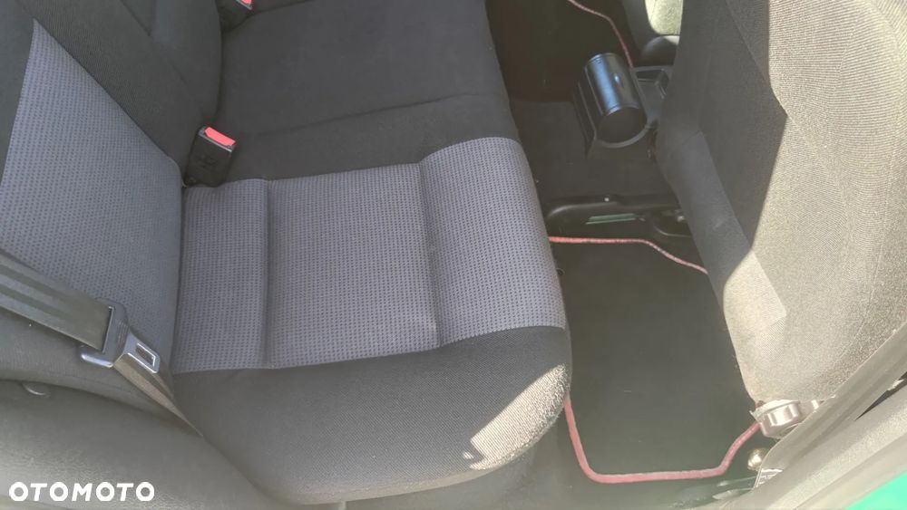 Volkswagen Golf - 16