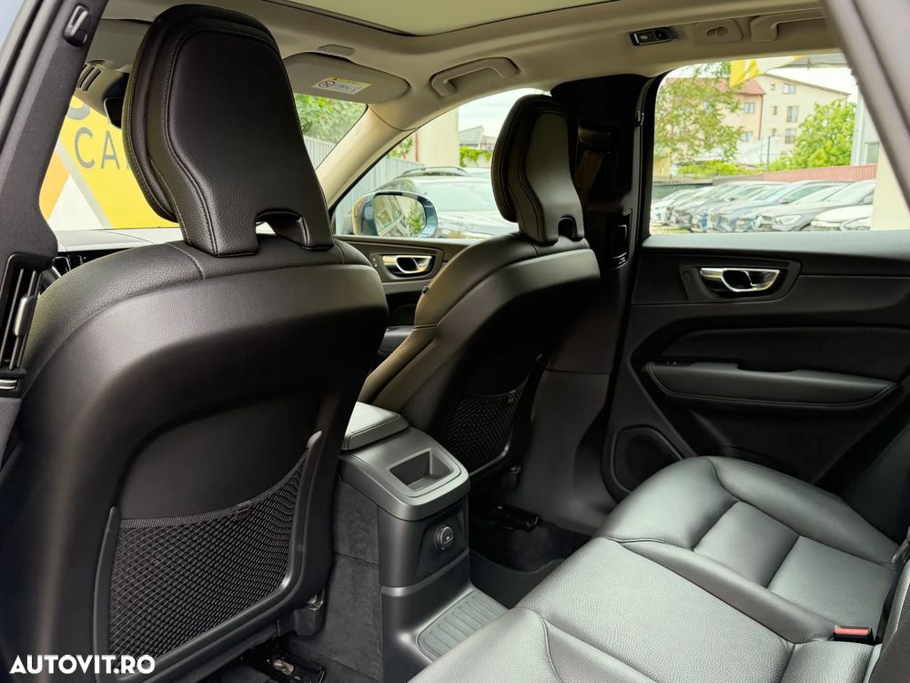 Volvo XC 60 T8 AWD Recharge Geartronic Inscription Expression - 9