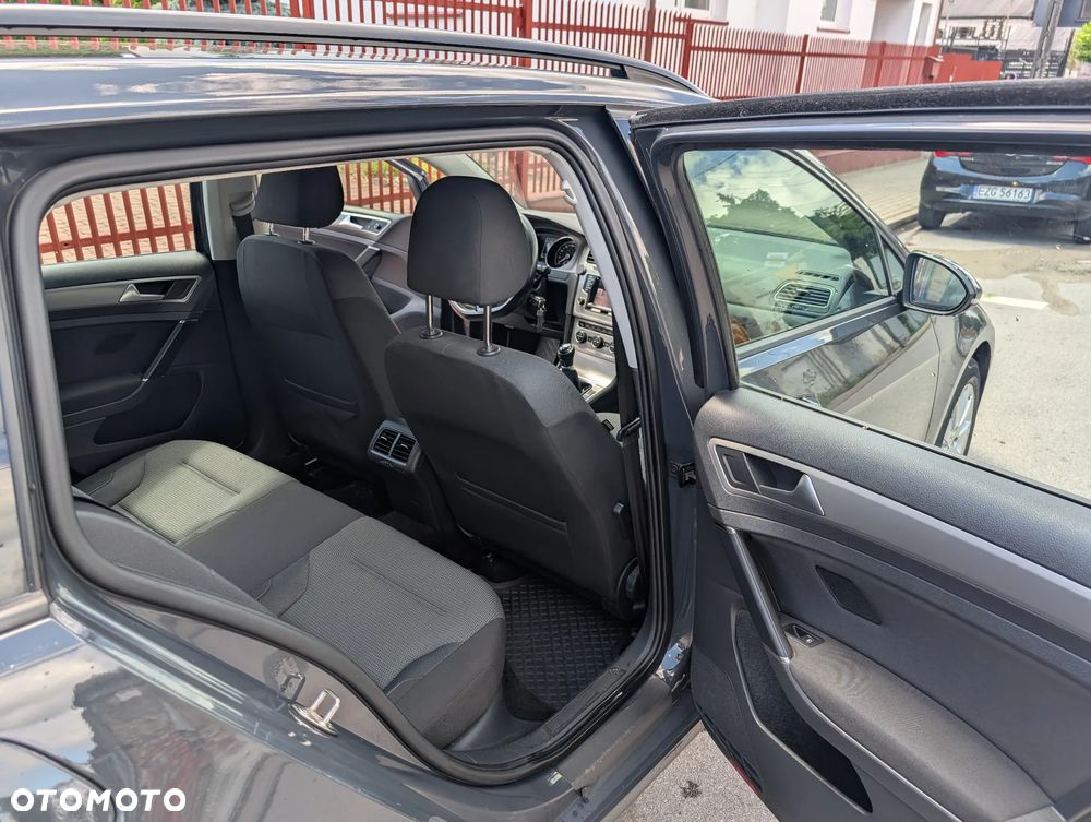Volkswagen Golf 1.6 TDI BlueMotion Technology Comfortline - 19