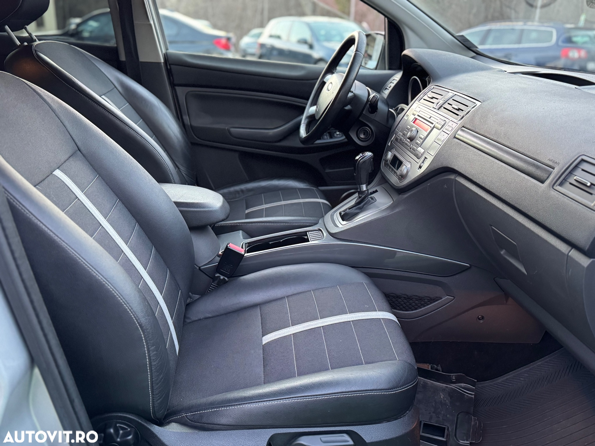 Ford Kuga 2.0 TDCi 4WD Powershift Titanium - 8