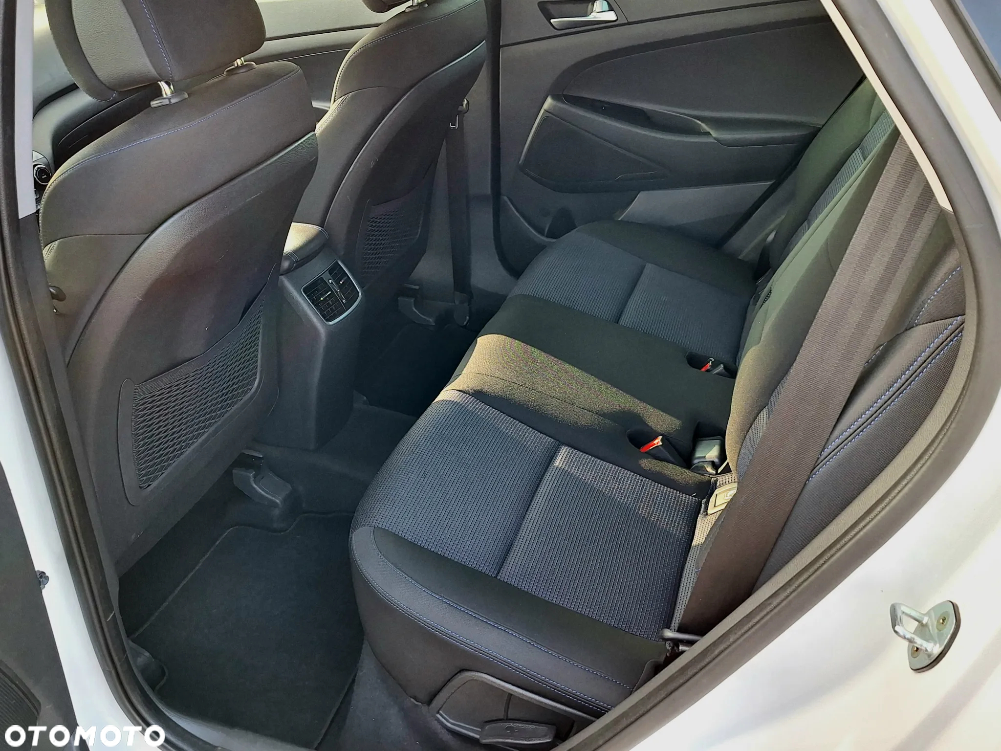 Hyundai Tucson blue 1.7 CRDi 2WD Intro Edition - 15