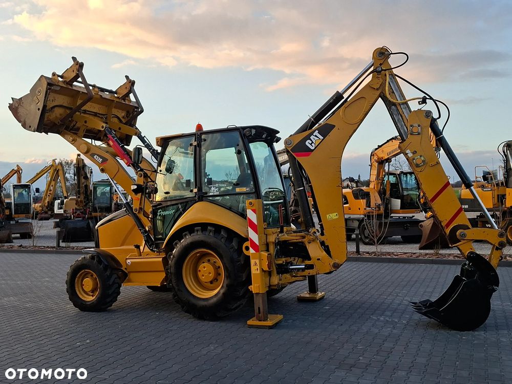 Caterpillar CAT 432E Premier - 4