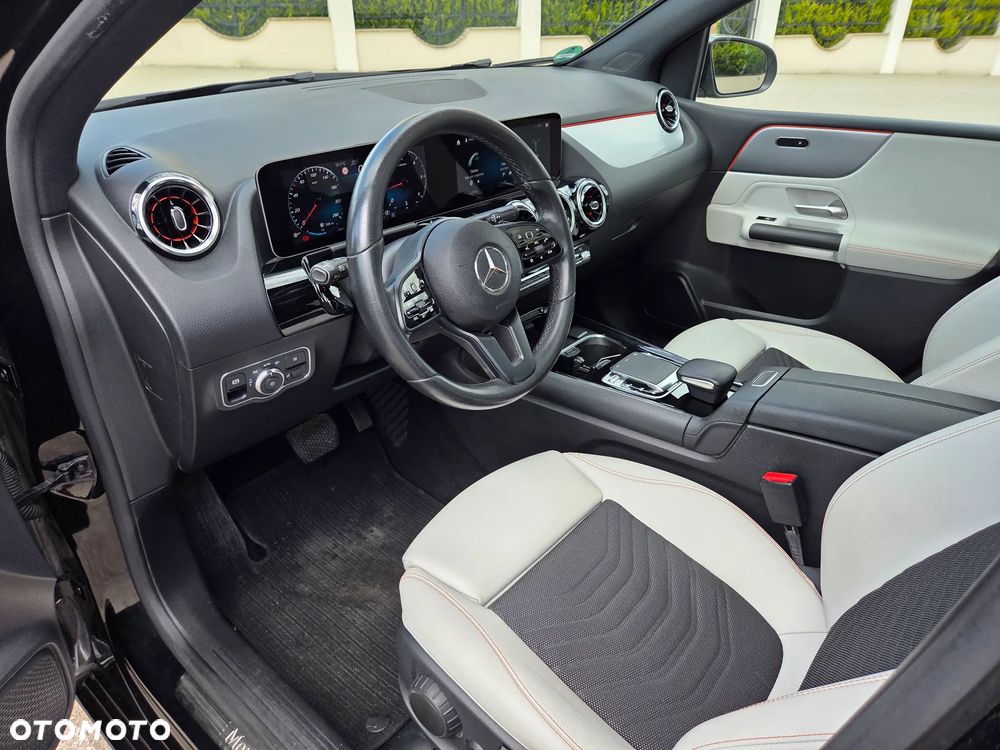 Mercedes-Benz Klasa B 220 d AMG Line 8G-DCT - 8