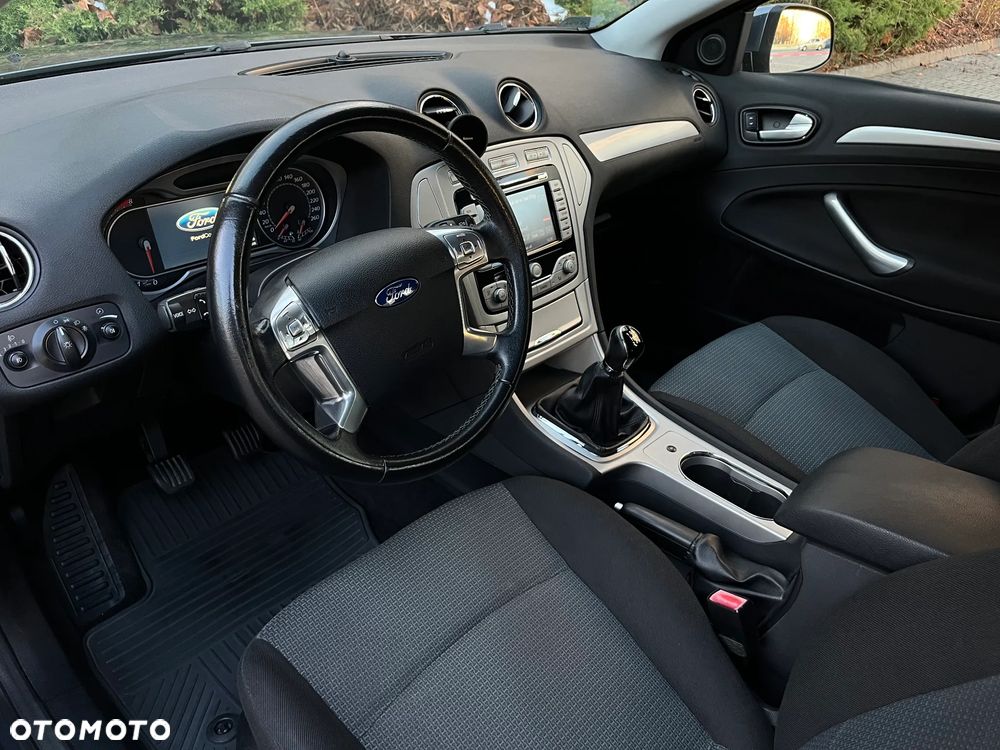 Ford Mondeo 2.0 Gold X - 12