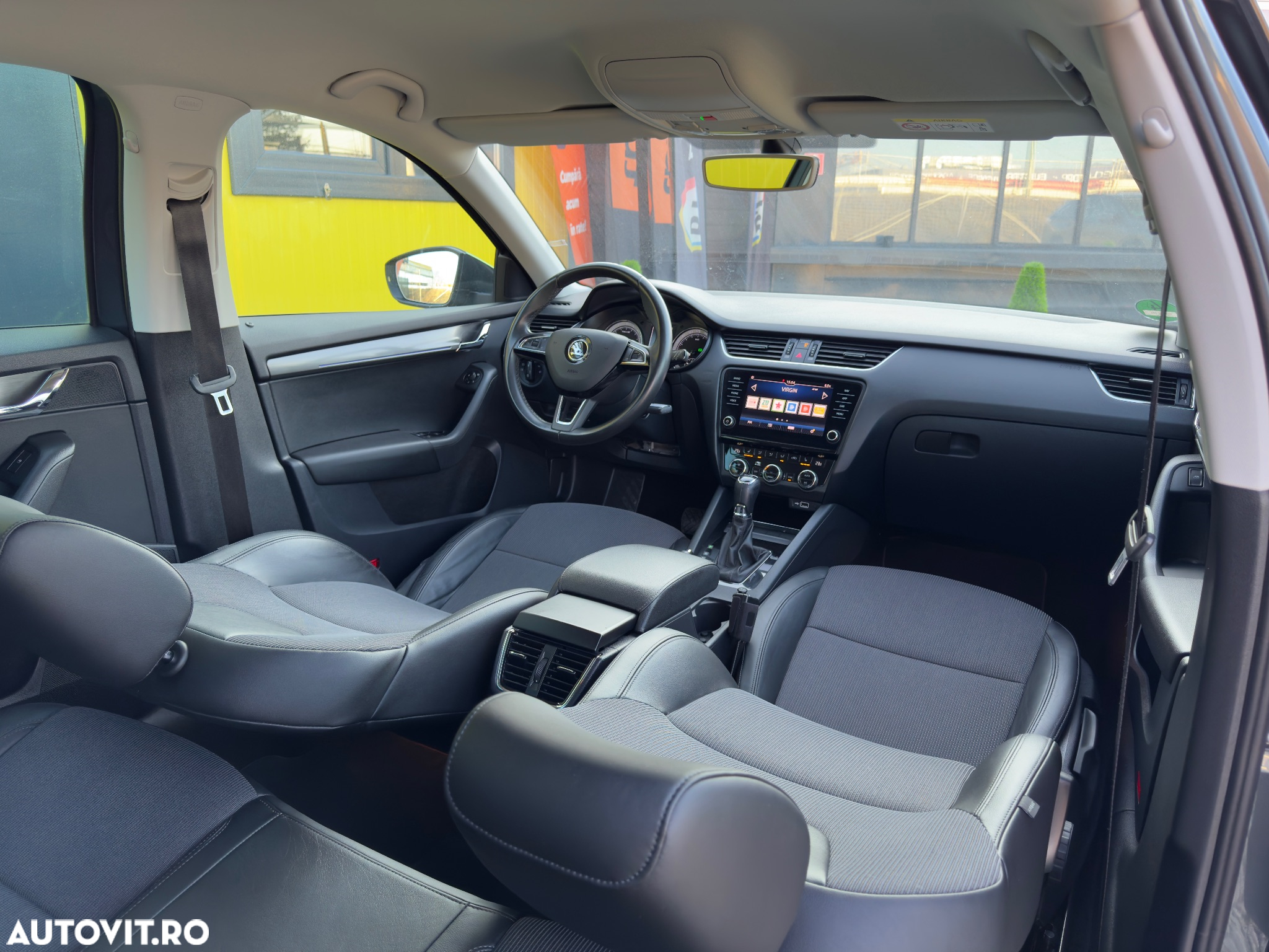 Skoda Octavia 1.6 TDI DSG Style - 10